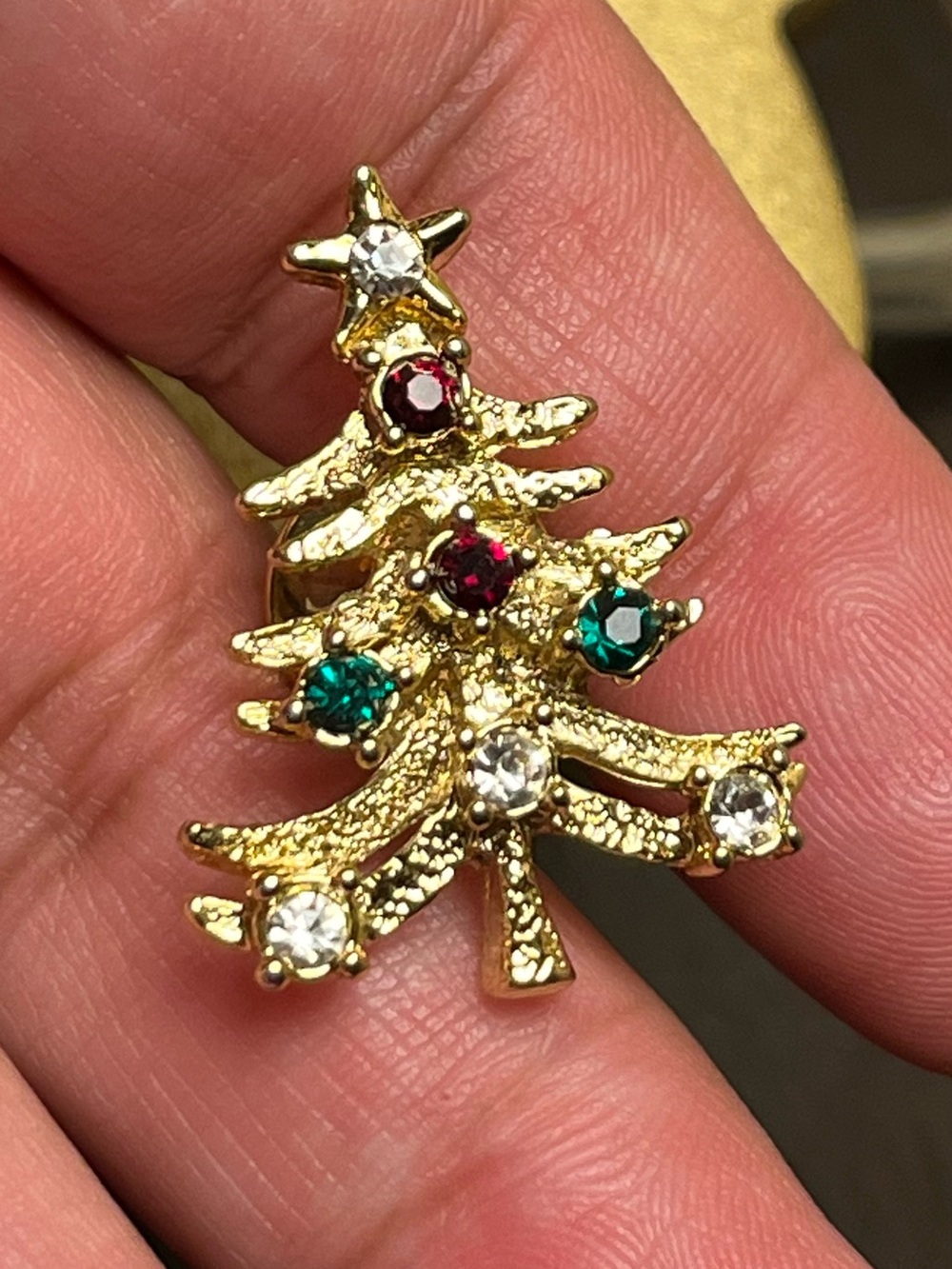 Avante Gold-Tone Christmas Tree Brooch with Red, Green & Clear Stones vintage
